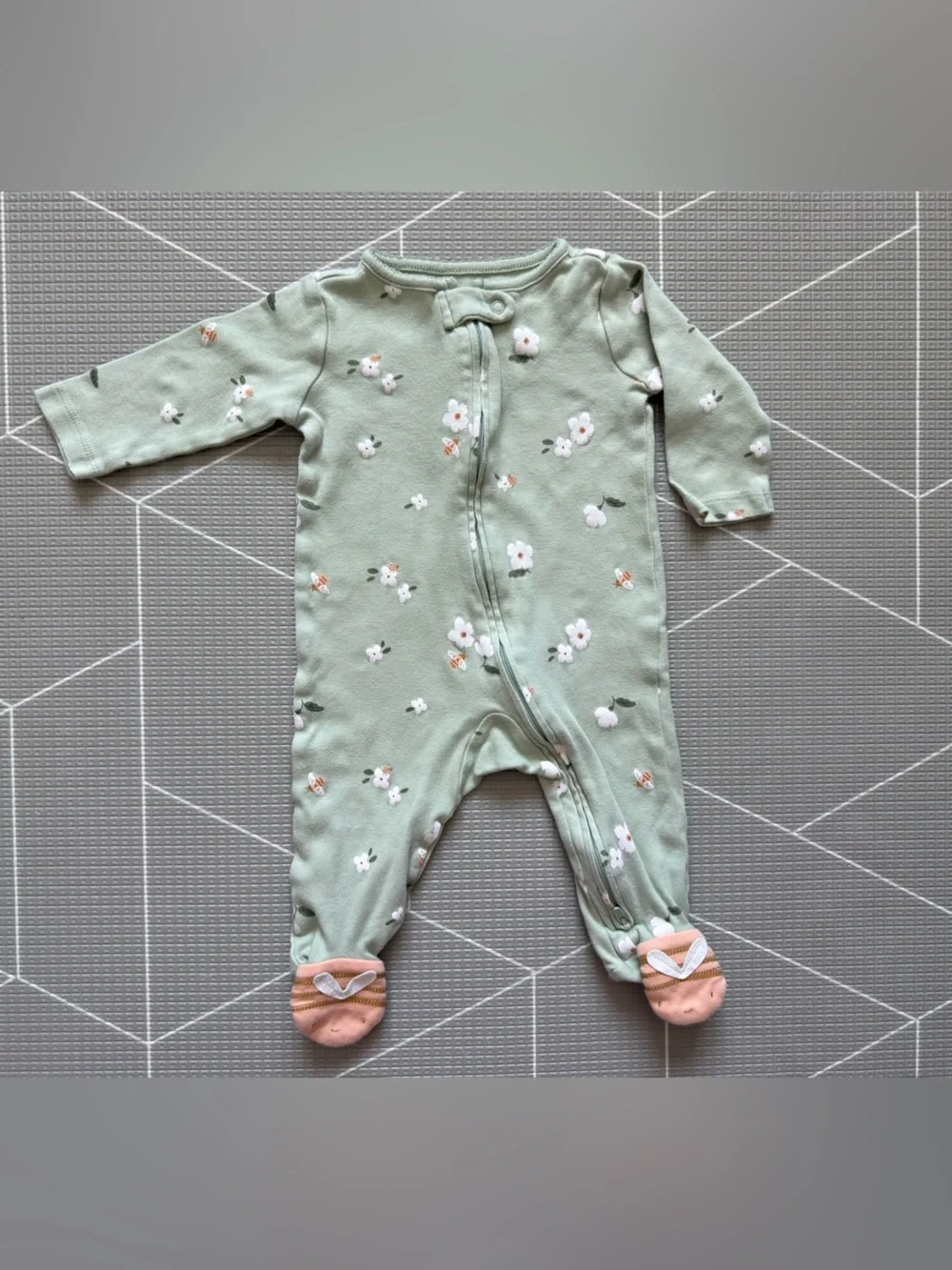 Carters|Baby girl Sage green ditsy Floral One-Piece Footed Sleeper,cotton•••6M